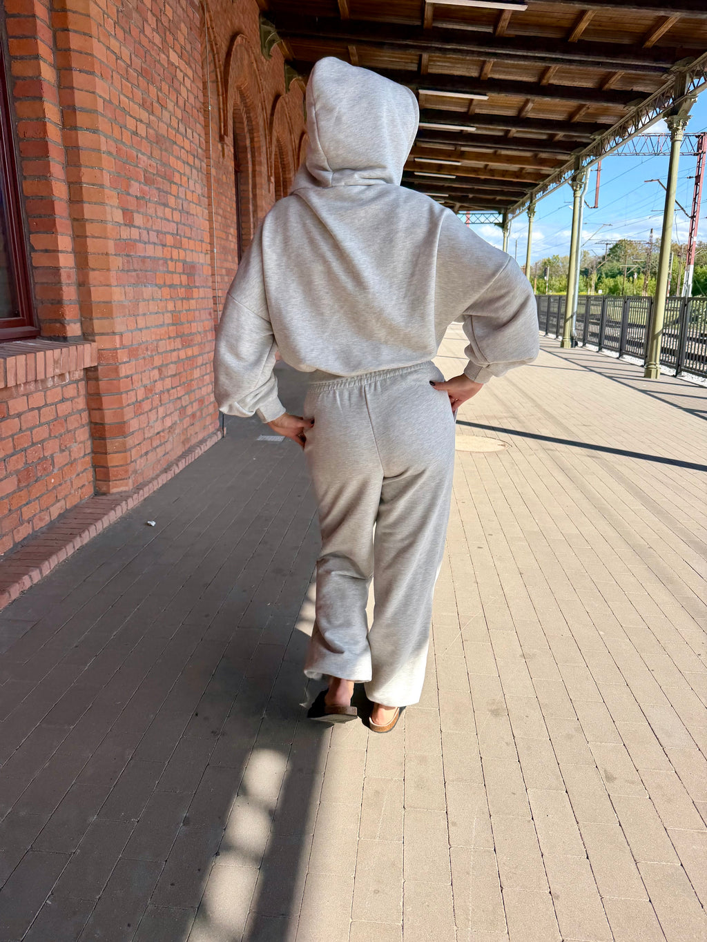 DRES DAMSKI SAMUELLA 100% BAWEŁNA kolor szary na zamek
