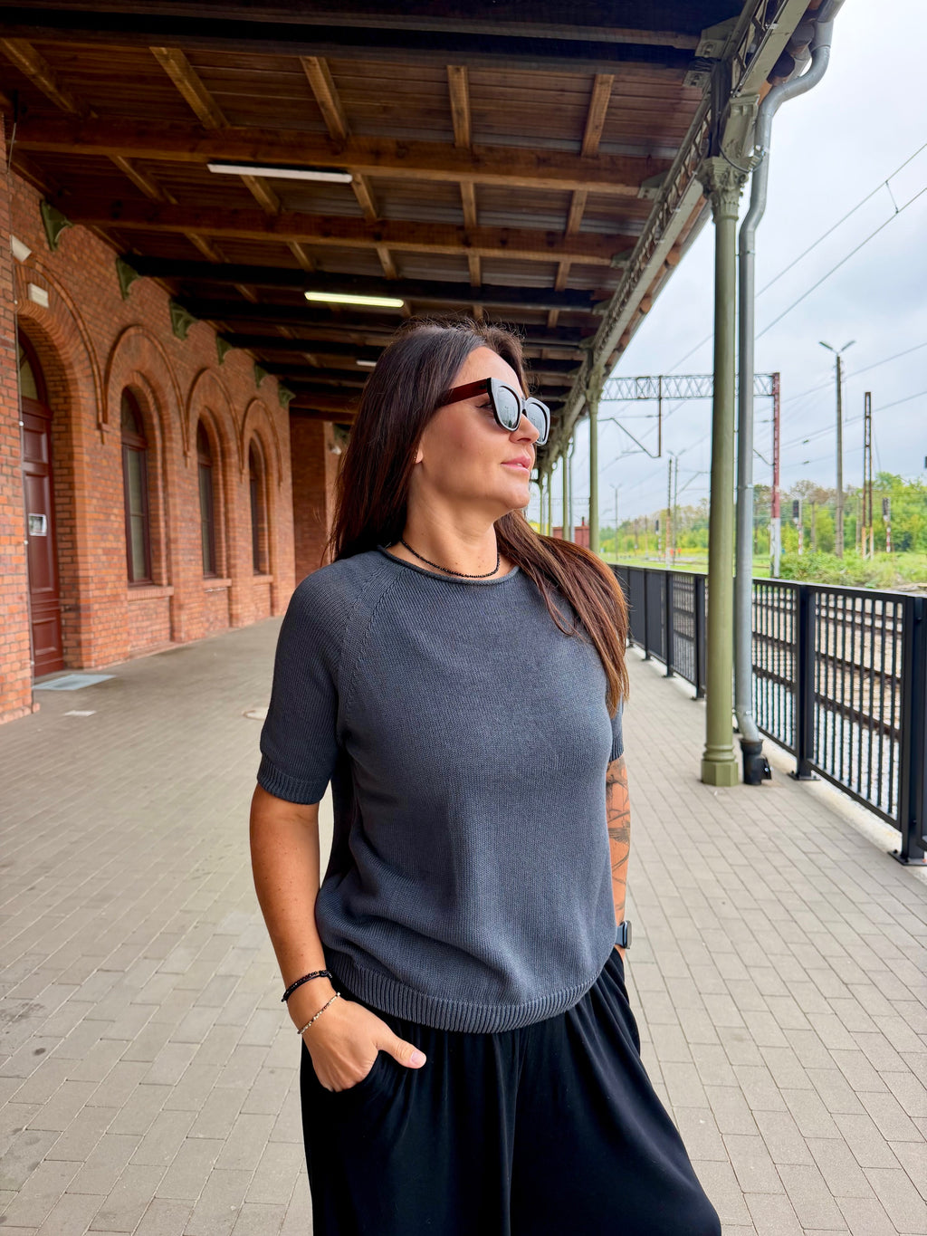 SWETER MATEA BAWEŁNIANY krótki rękaw kolor stalowy