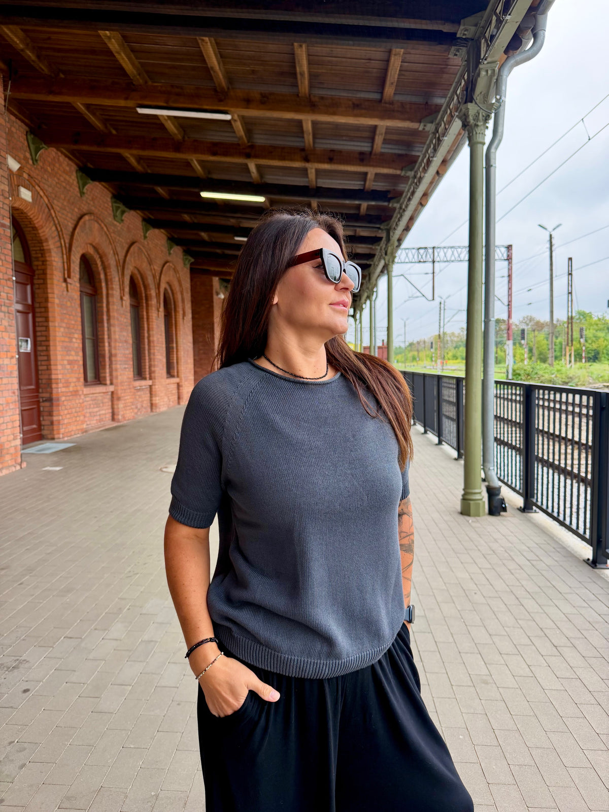 SWETER MATEA BAWEŁNIANY krótki rękaw kolor stalowy