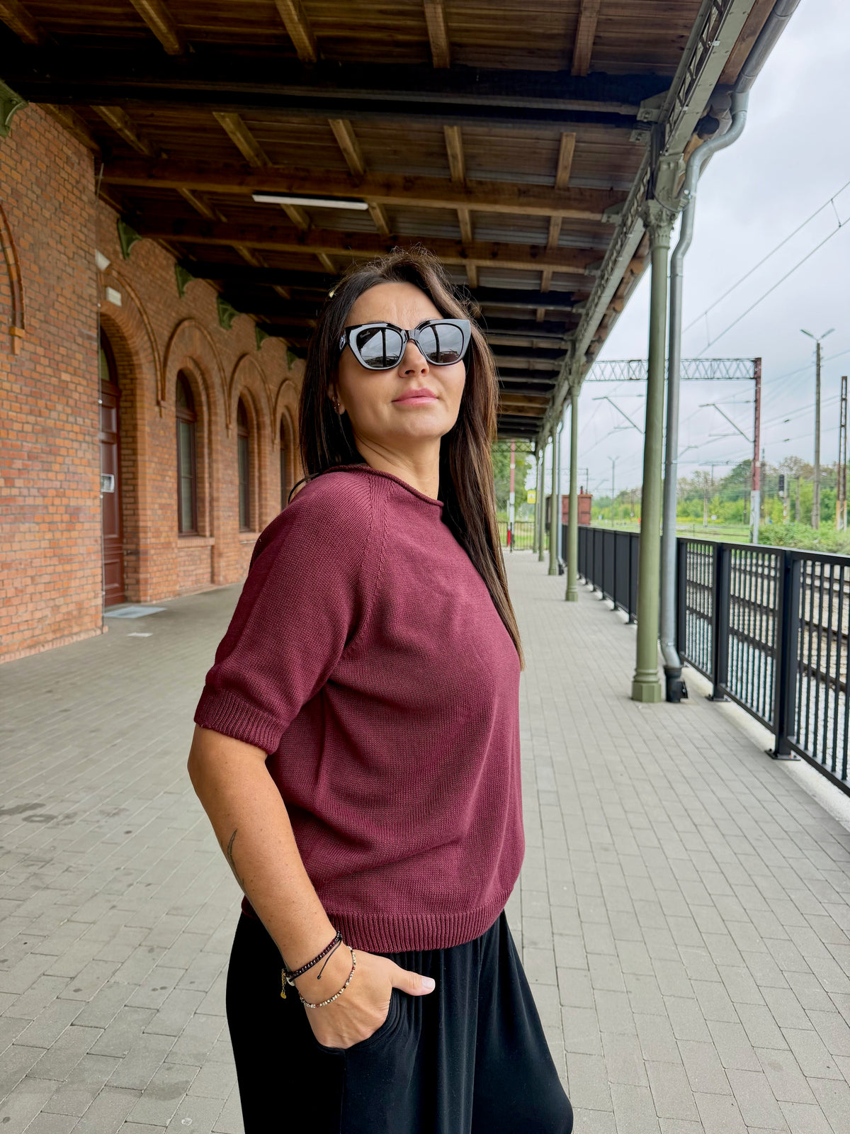 SWETER MATEA BAWEŁNIANY krótki rękaw kolor bordowy