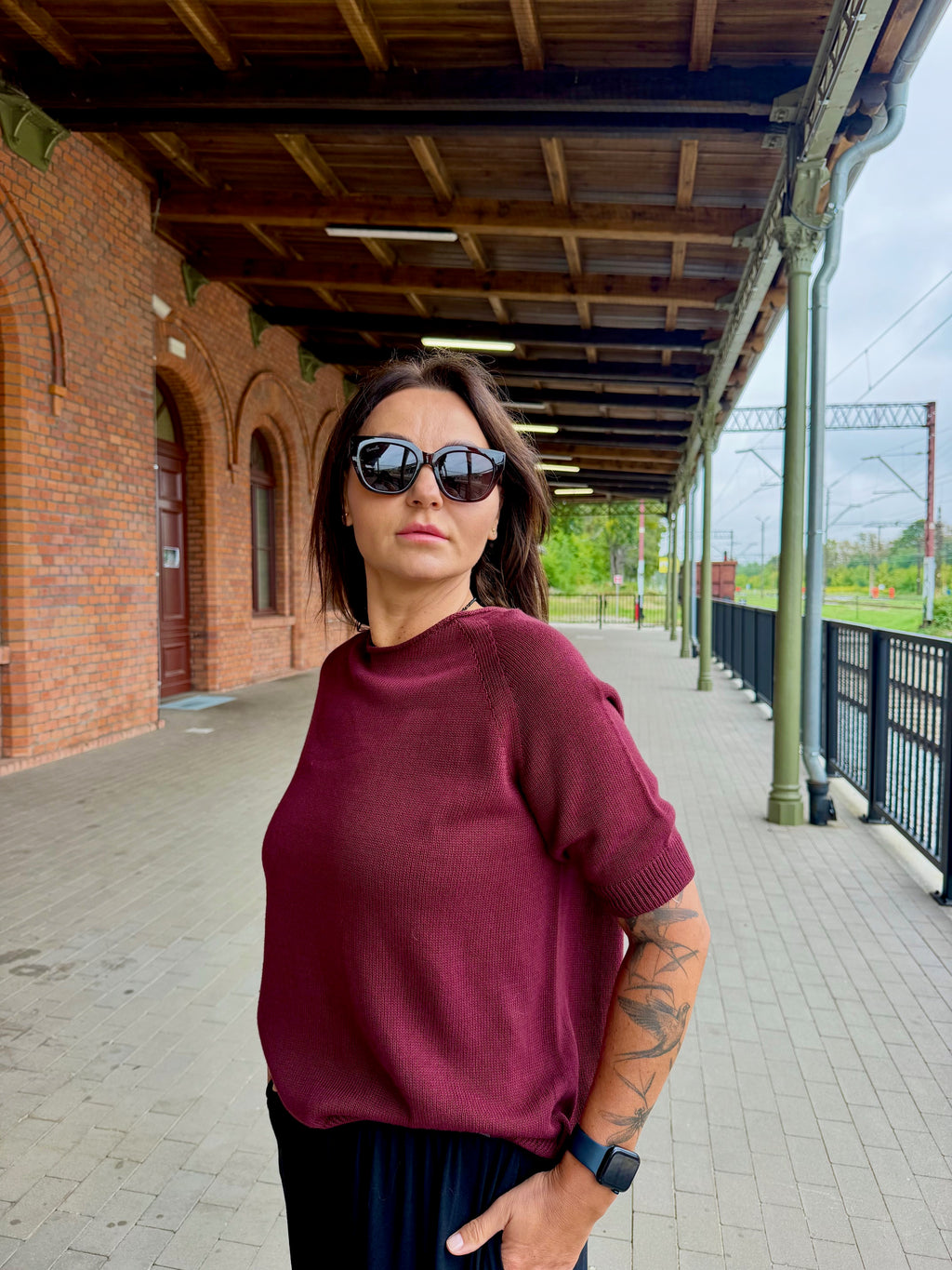 SWETER MATEA BAWEŁNIANY krótki rękaw kolor bordowy