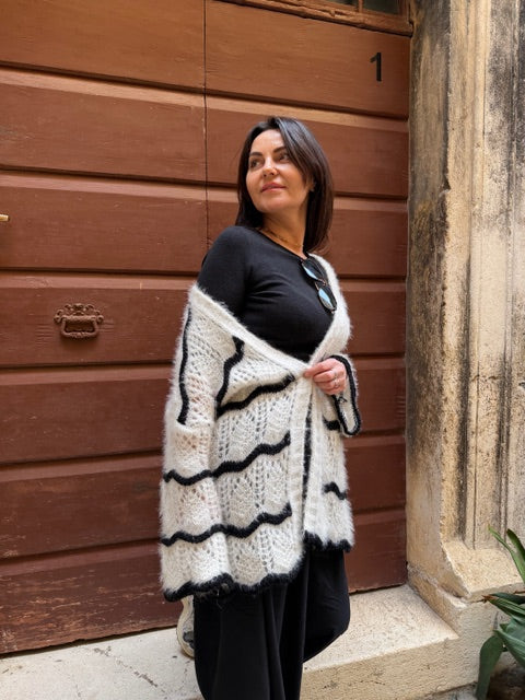 Sweter Kardigan damski ecru z czarnymi dodatkami