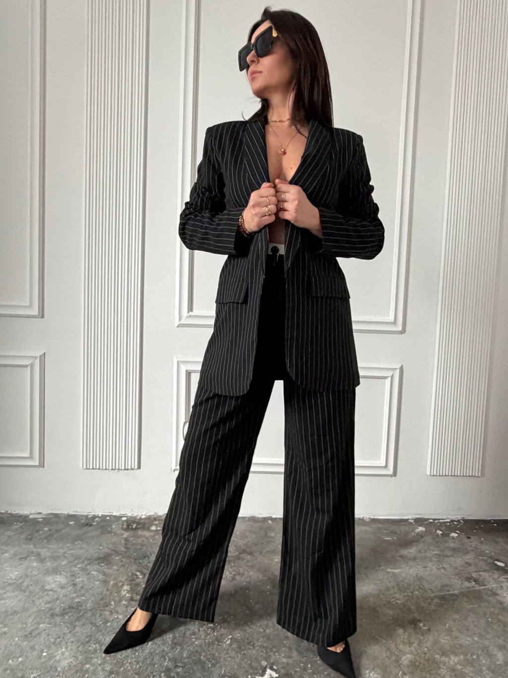 Marynarka i spodnie czarne w paski