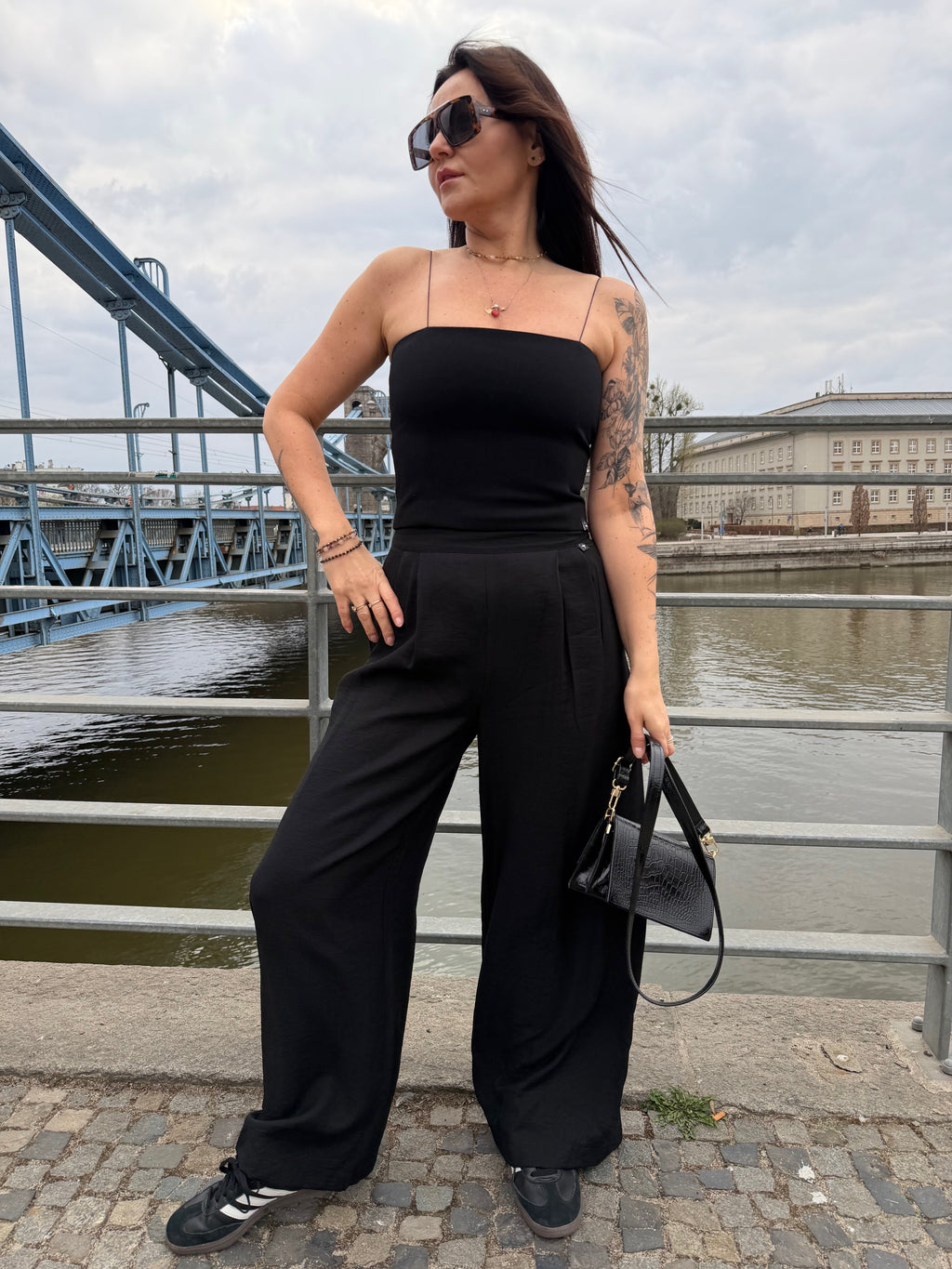 Spodnie czarne IVA 100% VISKOZA