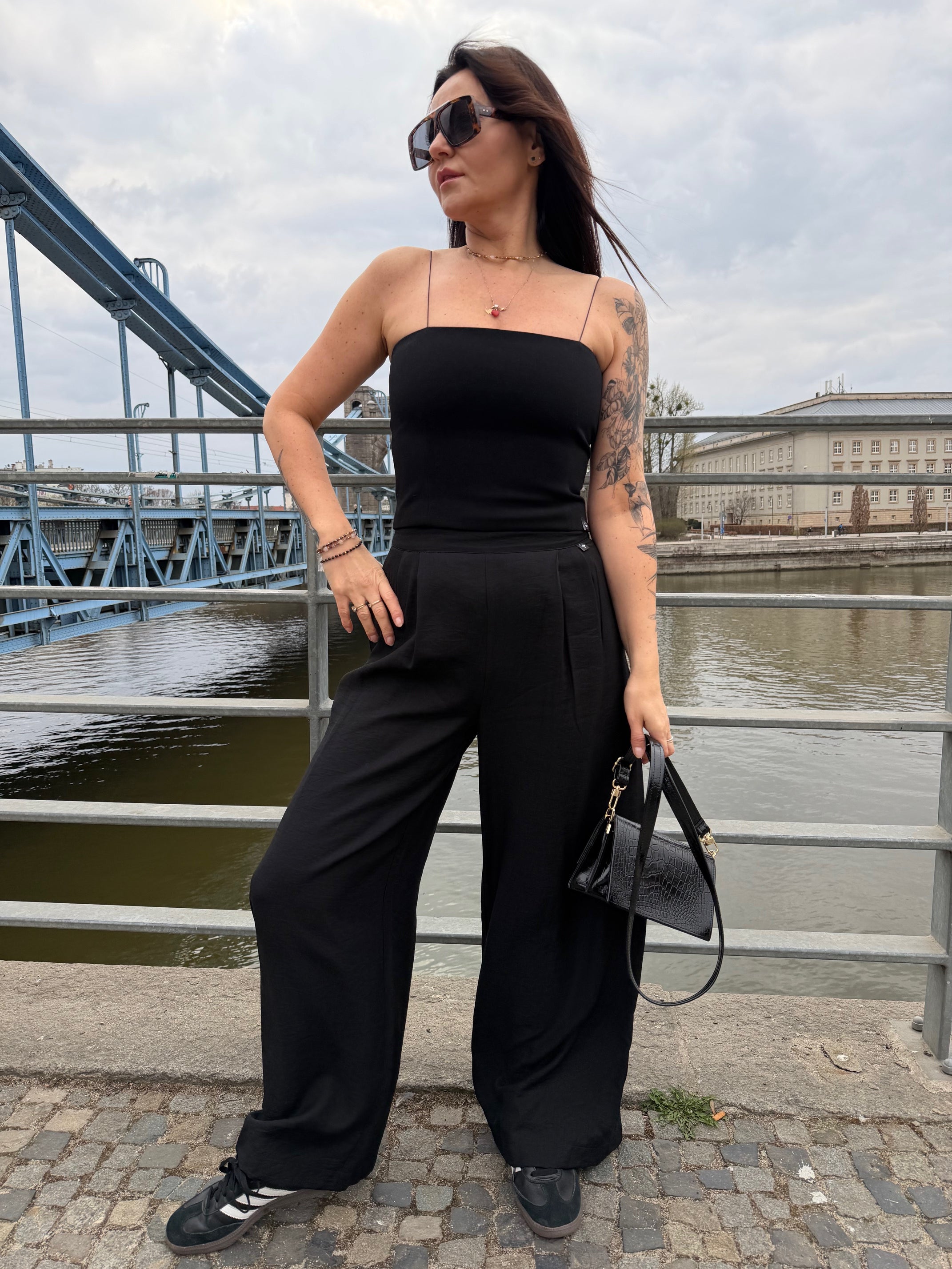 Spodnie czarne IVA 100% VISKOZA